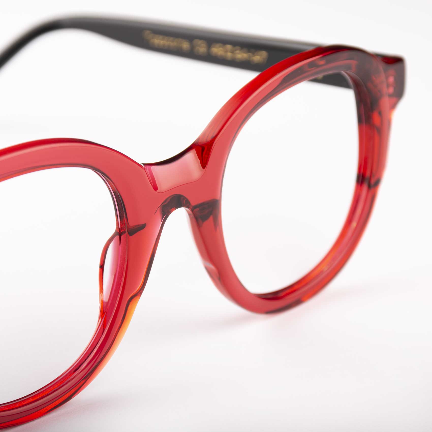 Compostable acetate frame detail on Tazacorte oversized designer women's glasses by Proud Eyewear