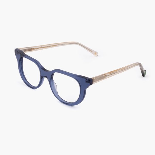 Vista perspectiva gafas coquetas graduadas en azul modelo La Granadella de Proud Eyewear