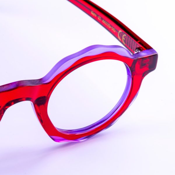 Detalle de la gafa de color Kiev de Proud Eyewear
